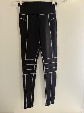 Womens Alo Leggings Black With White Piping SZ XS